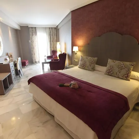 Hotel Balcón De Europa 4*
